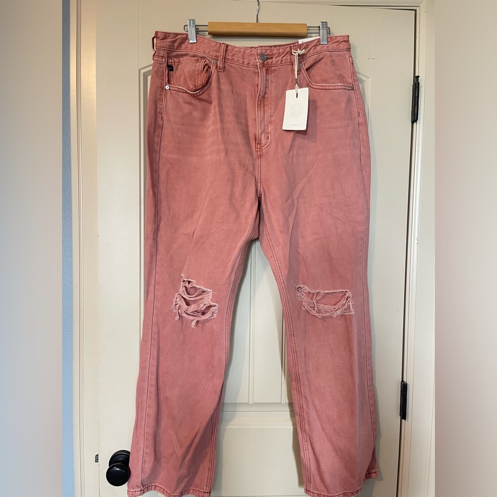 Pink Ultra High Rise 90’s Straight‎ Women's Jeans